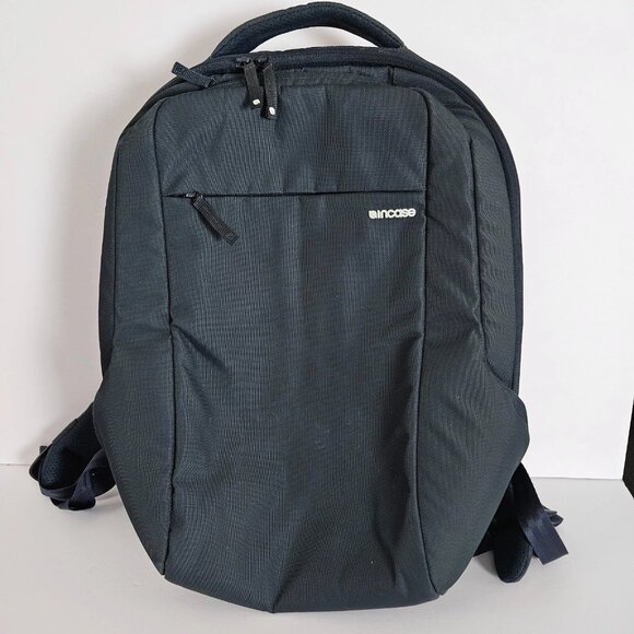 Incase Blue Backpack 15"-17" Laptop College Water Resistant Nylon Pad Straps - Picture 1 of 13